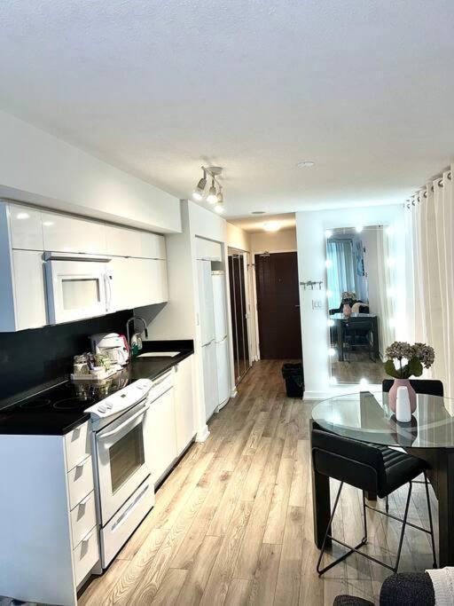 Luxurious Condo In The Center Of Downtown Τορόντο Εξωτερικό φωτογραφία
